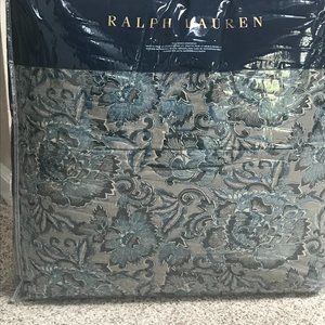 NEW!  Lovely Ralph Lauren Queen Comforter!